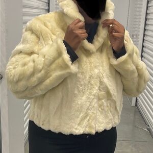 Elegant Cream Faux Fur Jacket